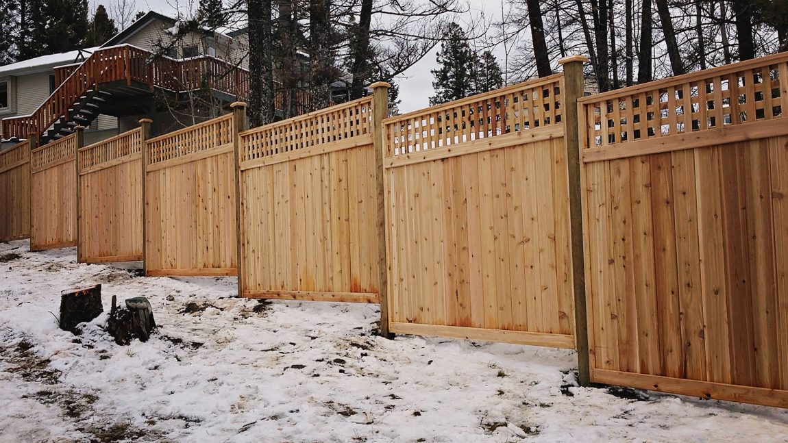 18-sq-grid-cedar-fence-1150x647