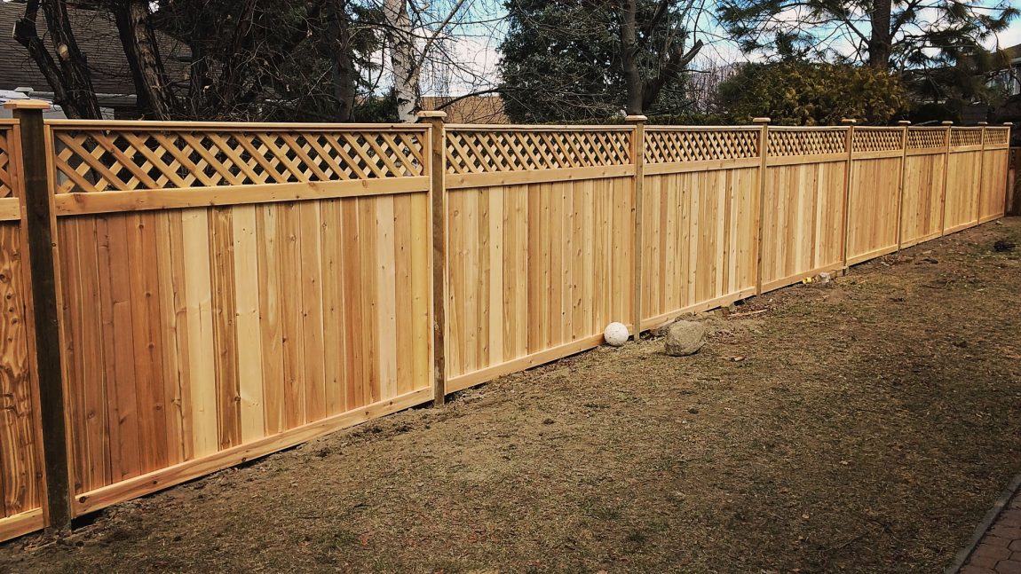8-diagonal-cedar-fence-1150x647